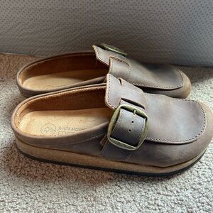 White Mountain Leather Buckle Clogs